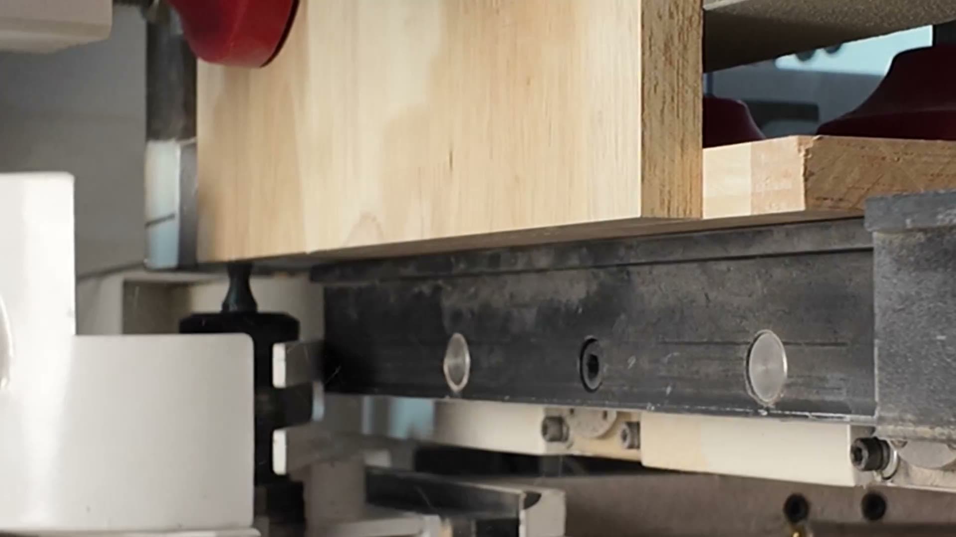 4 Oversized Dovetails - Equally Centered
