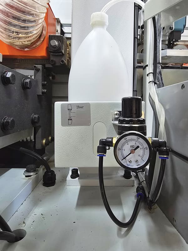 PET IV misting station