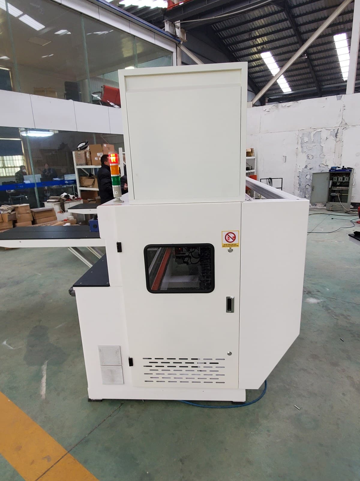 Right side service door on the machine cabinet